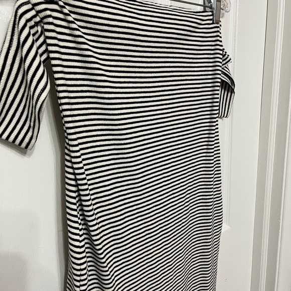 NWT Urban Outfitters Spencer Off-The-Shoulder size medium Midi Dress Striped - Picture 6 of 9